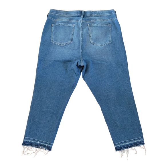 TORRID Premium Sky High Skinny Cropped Jeans - Picture 4 of 7